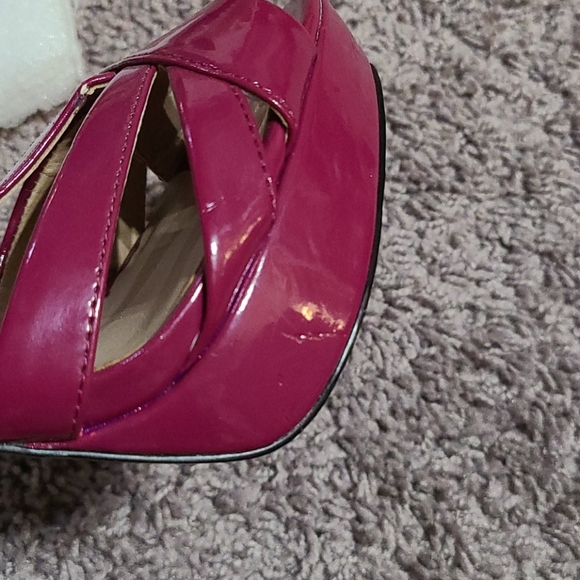 Fuschia Steve Madden heels - Picture 9 of 10